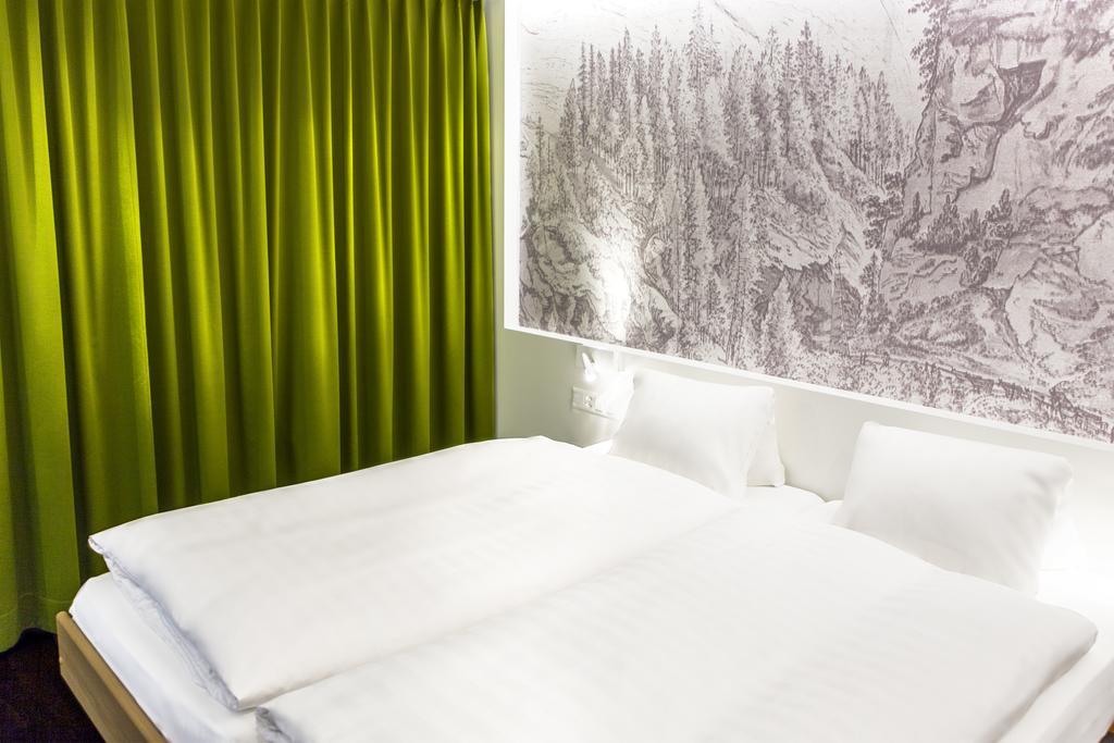 Hotel Weiss Kreuz トゥージス エクステリア 写真