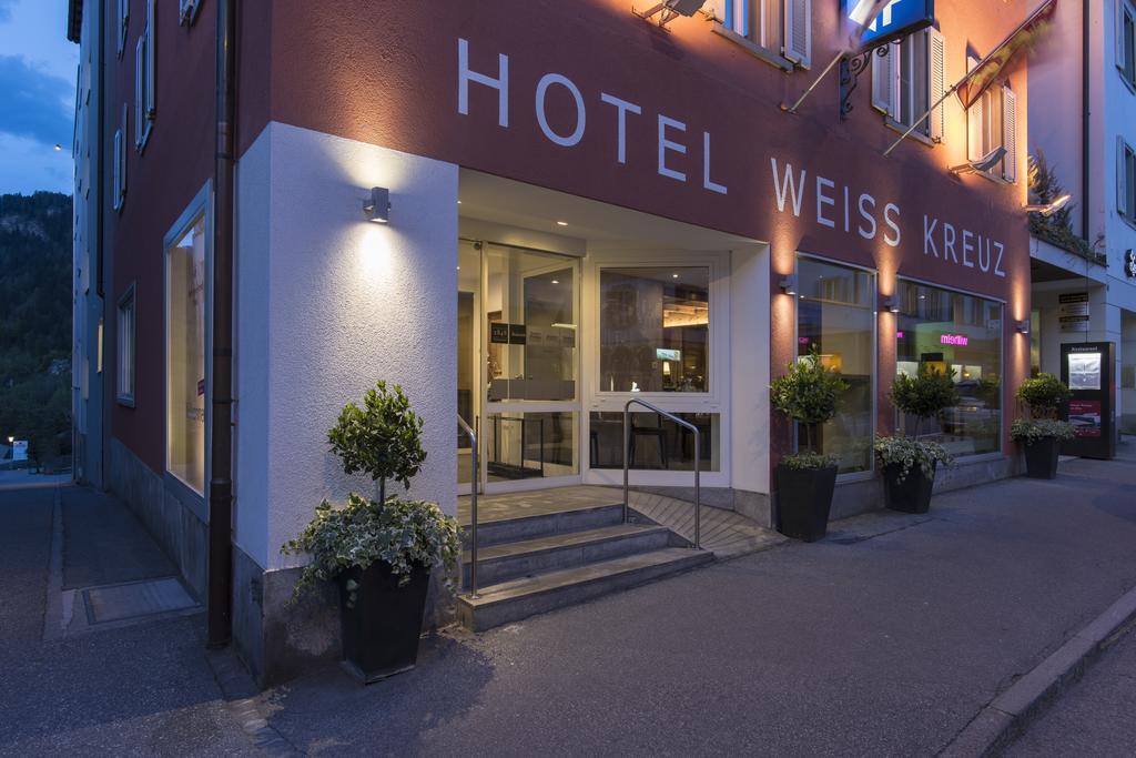 Hotel Weiss Kreuz トゥージス エクステリア 写真